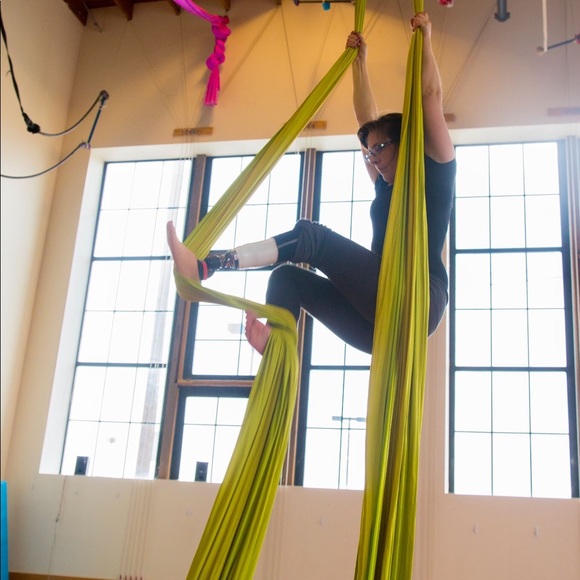 Meet your Posher, Christina - Picture 2 of 5